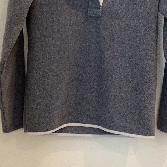 Columbia women’s or men’s sweatshirt? Size Medium, like new condition. - Picture 5 of 12